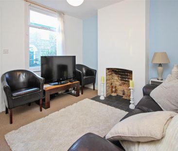 4 bedroom terraced house to rent - Photo 1