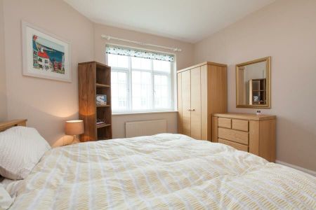 3 Bedroom Flat To Let - Photo 3