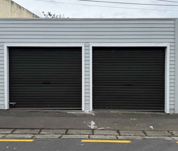 Good sized, dry lockable single garage - Photo 1