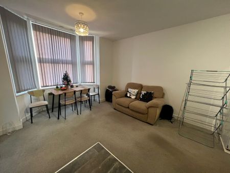 1 Bedroom Flat / Apartment - Leigh Road, Eastleigh - Photo 2