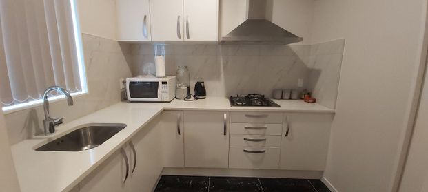 New 2-Bedroom Flat in Flat Bush – $600/week - Photo 1