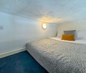 Flat 9, 223 HYDE PARK ROAD Leeds - LS6 1AH - Photo 3