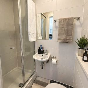 Room in a Shared Flat, City Point, L5 - Photo 2