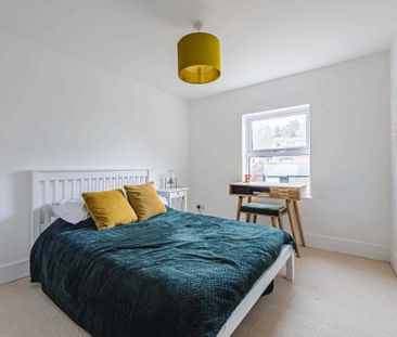2 bed Terraced for rent - Photo 6