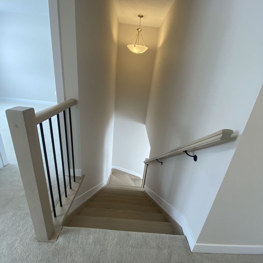 For Lease - 690 Expansion Road, Barrhaven, Ontario - Photo 1