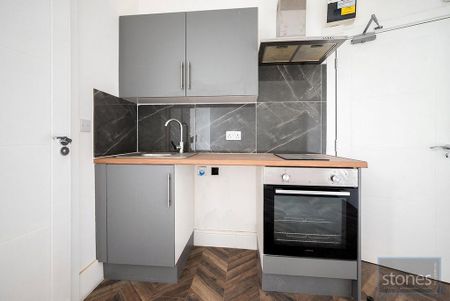 Studio to rent - Photo 2