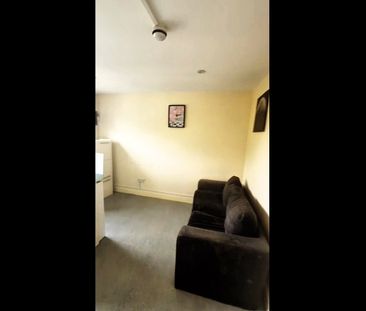 Room in a Shared Flat, Northborough Road, SW16 - Photo 5