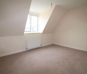 4 bedroom detached house to rent - Photo 3