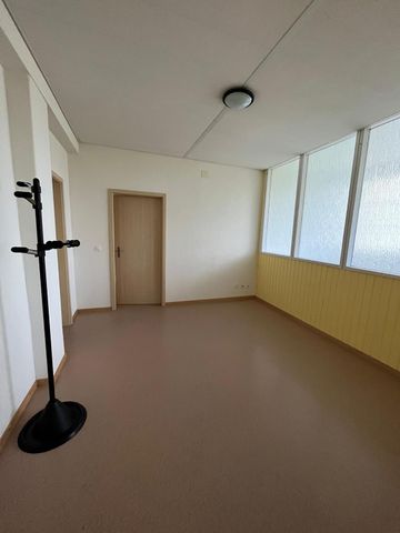 Grosse 5.5-Zimmerwohnung in Montet - Photo 2