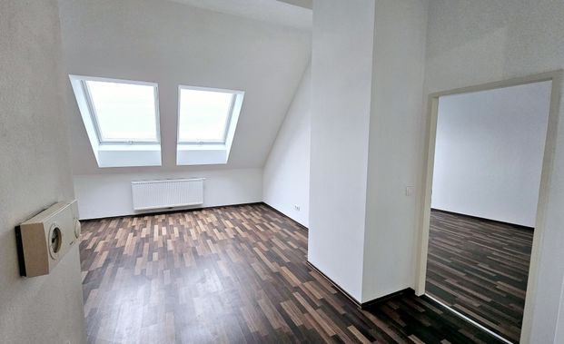 2-Zimmer Dachgeschoßwohnung im Zentrum von Bad Vöslau - Photo 1