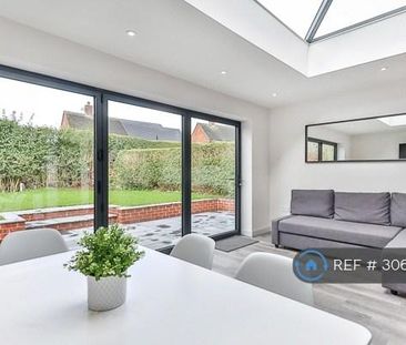 1 bedroom in a house share to rent - Photo 2