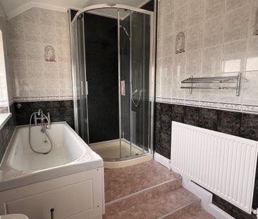 3 bedroom terraced house to rent - Photo 3