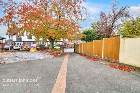 3 bedroom detached bungalow to rent - Photo 4
