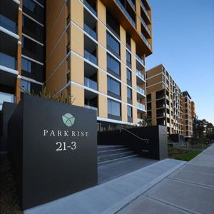 Stylish & Conveniently Located 2 Bedroom Apartment - Photo 2