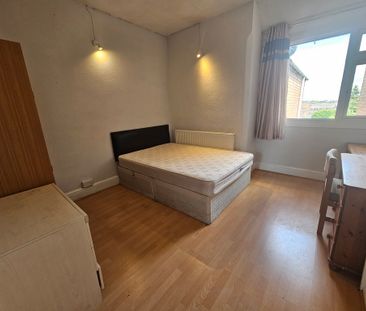 5 Bed Student Accommodation - Photo 5