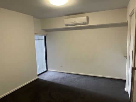 Modern and convenient apartment in prime location! - Photo 3