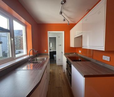 3 bedroom terraced house to rent - Photo 2