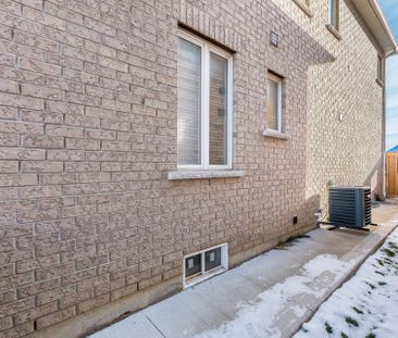 For Lease - 11 SPOKANNE Street, Brampton, Ontario - Photo 4