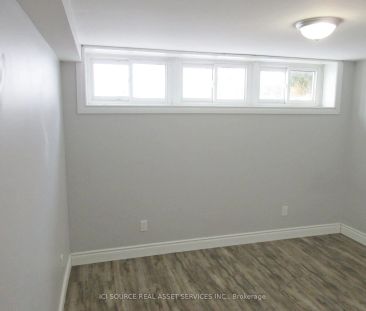 Detached Home For Lease | X9242453 - Photo 2