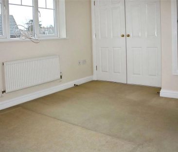 3 bedroom end of terrace house to rent - Photo 3