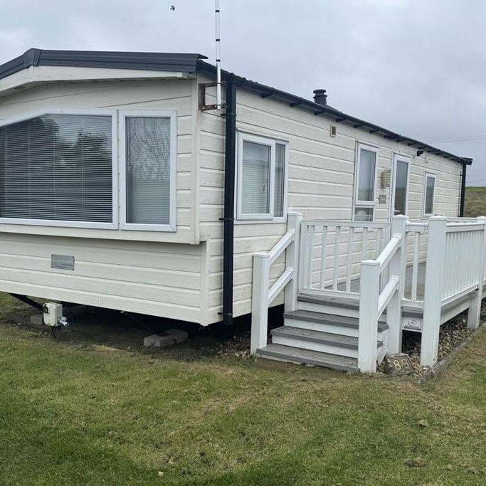 2 bedroom bungalow to rent - Photo 1