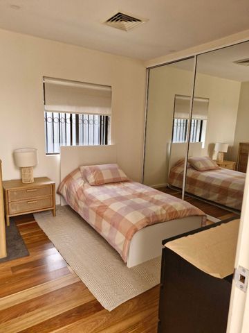 Sylvania Waters - Photo 4