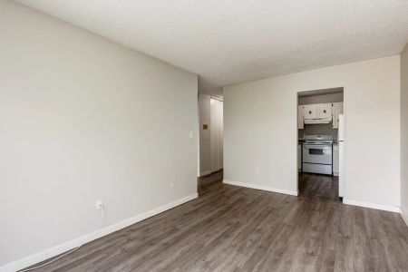 2 Bedroom - Photo 3