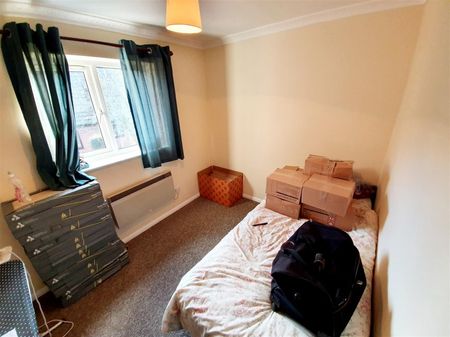 2 Bedroom Flat to Rent in Lovell Court, Irthlingborough, Northants, NN9 - Photo 4