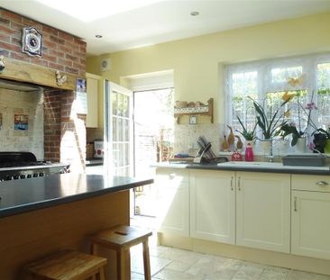 Rothesay Road, GOSPORT - Photo 1