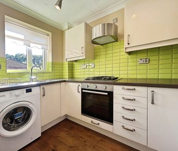 Lea Court, Farnham, Surrey, GU9 9TB - Photo 5