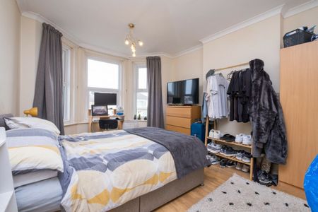 Large 6 Bed student house Stewart Road - Photo 4