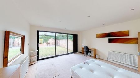 5 bedroom flat to rent - Photo 3