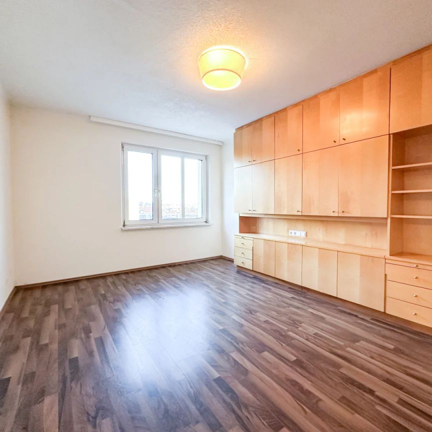 SCHLOSSBERGBLICK - Helle 3,5-Zimmer-Wohnung mit Blick über Graz in zentraler Lage - Foto 1