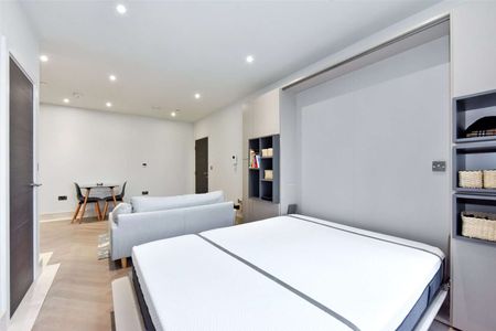 A modern fourth floor studio apartment to rent in the heart of the town centre - Photo 4