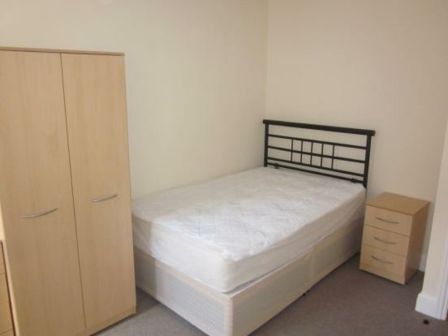 Student Properties to Let - Photo 2