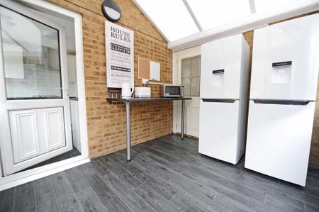 1 bedroom detached house to rent - Photo 3