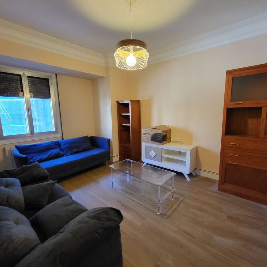 Alquiler de piso en Calle Pagaegi, 8 - Photo 1