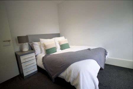 1 Bedroom Flat / Apartment - Bernard Street, Southampton - Photo 5