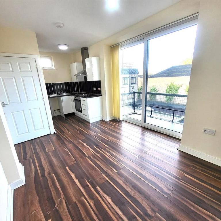 1 bedroom apartment to rent - Photo 1