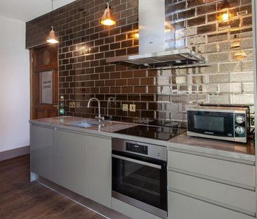 1 bedroom in a flat share to rent - Photo 4