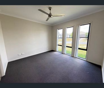 18 Lamont st, Coomera, Coomera, Qld 4209 - Photo 4
