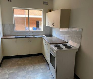 Two bedroom Apartment with floorboards throughout - Photo 4