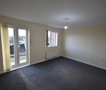 3 bedroom end of terrace house to rent - Photo 3