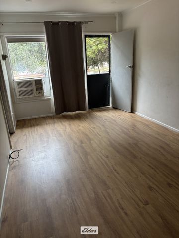 Great 2 Bedroom Unit - Photo 3