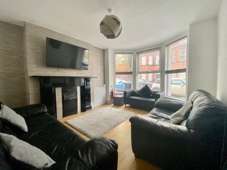 18 Wellington Park Avenue, Belfast, BT9 6DT - Photo 2