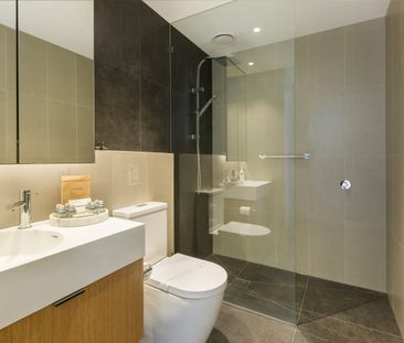 Iconic Miramar - Fully Furnished - 6–12 Month Lease available - Photo 5