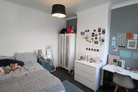 5 bedroom private hall to rent - Photo 5