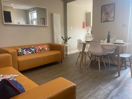 5 bedroom house to rent - Photo 1