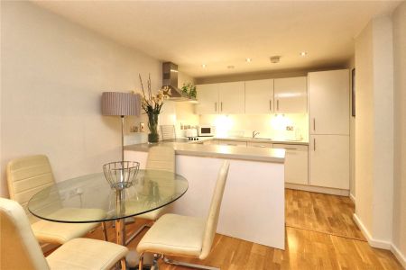 Church Street East, Woking - 2 bedrooms Property for lettings - Seymours - Photo 4