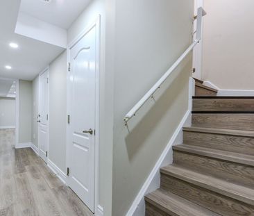 For Lease - 122 Bonnie Braes Drive, Brampton, Ontario - Photo 5